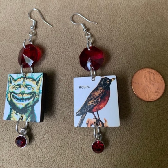 Grinning Cat Fun & Funky Art and Crystal Earrings - Picture 3 of 4